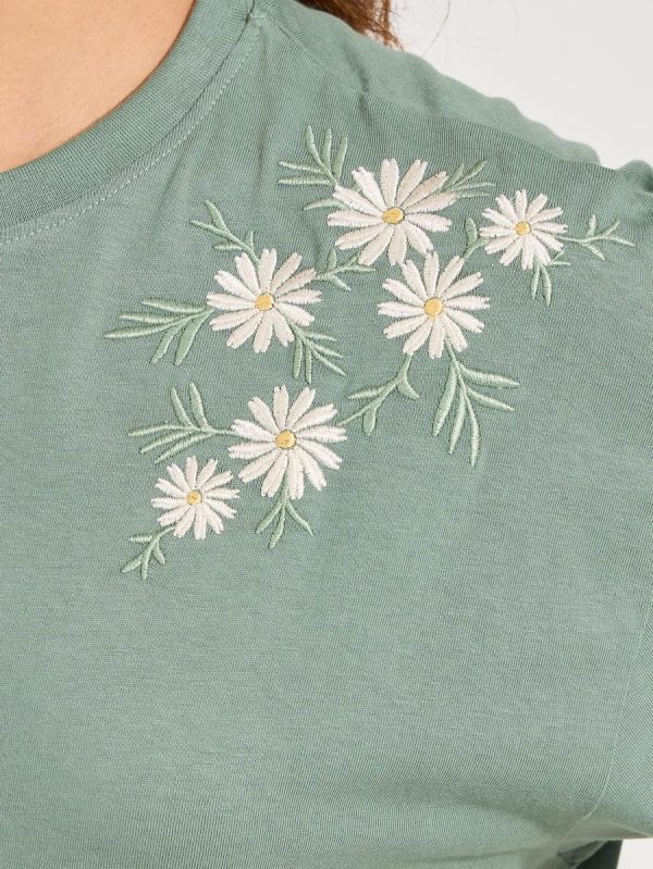 ⁦Styli Women 7008232015 Oversized Placement Embroidery Detail Cotton T-Shirt⁩ - الصورة ⁦4⁩