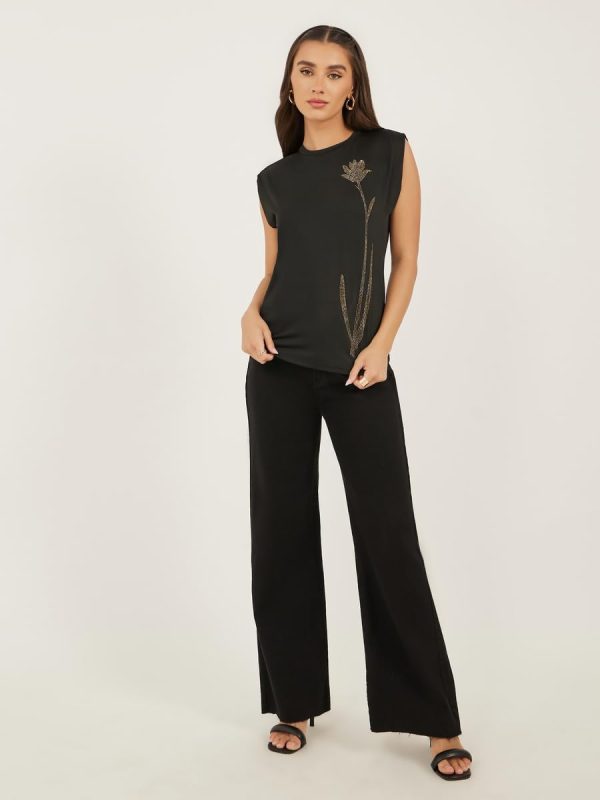 ⁦Styli Women's Embellished Round Neck Fitted Tank T-Shirt⁩ - الصورة ⁦3⁩