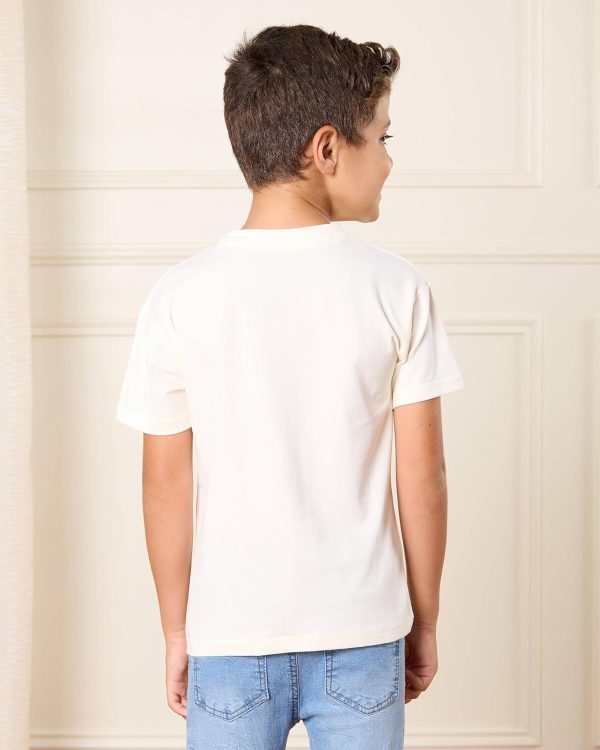 ⁦REDTAG Boys White Solid Loose Fit T-Shirt⁩ - الصورة ⁦2⁩