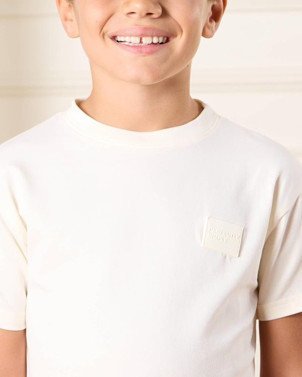 ⁦REDTAG Boys White Solid Loose Fit T-Shirt⁩ - الصورة ⁦3⁩
