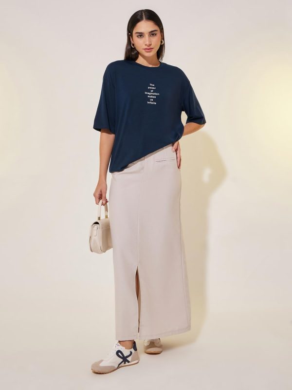 ⁦Styli Women's Slogan Print Short Sleeve Oversized T-Shirt⁩ - الصورة ⁦3⁩