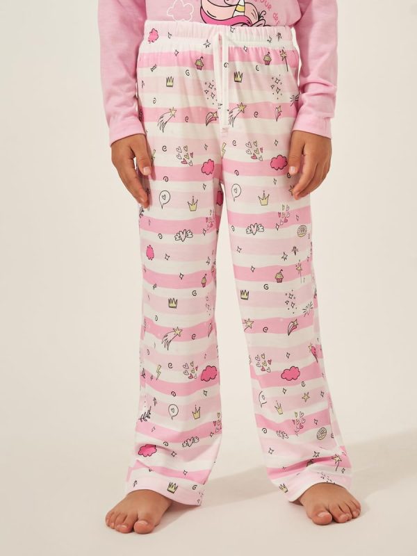 ⁦Styli Girls Graphic Print Long Sleeve T-Shirt & Pyjama Set⁩ - الصورة ⁦5⁩