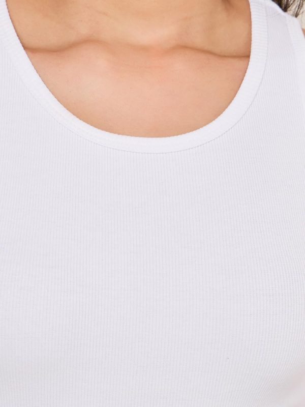 ⁦Styli Women Ribbed Round Neck Fitted Vest⁩ - الصورة ⁦4⁩
