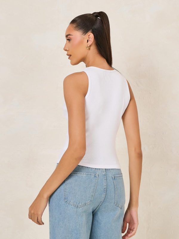 ⁦Styli Women Ribbed Round Neck Fitted Vest⁩ - الصورة ⁦6⁩