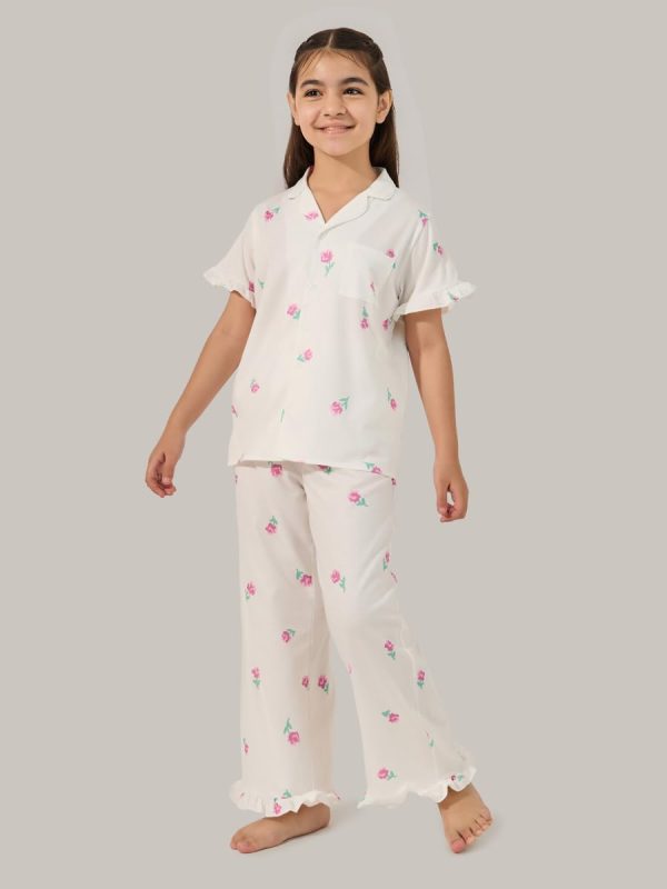 ⁦Styli Girls Floral Printed Button Front Pyjama Set⁩ - الصورة ⁦2⁩