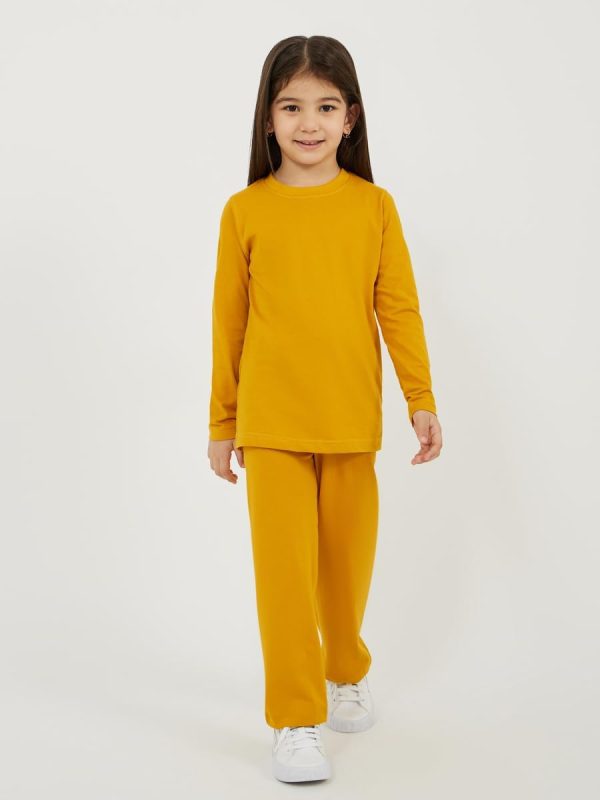 ⁦Styli Girls Solid Round Neck T-Shirt⁩ - الصورة ⁦3⁩