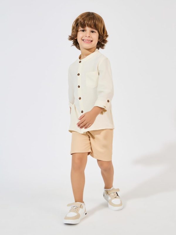 ⁦Styli Boys Solid Pocket Front Buttoned Shirt⁩ - الصورة ⁦3⁩