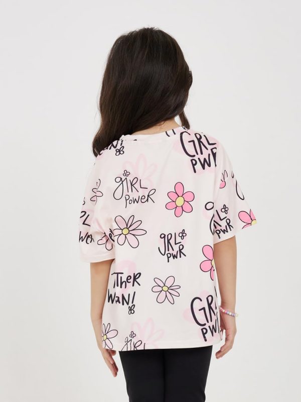 ⁦STYLI Girls Oversized AOP Round Neck T-Shirt⁩ - الصورة ⁦4⁩