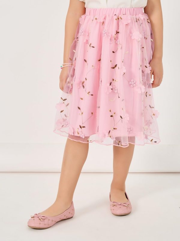 ⁦Styli Girls Square Neck Top And Embroidered Mesh Skirt Set⁩ - الصورة ⁦5⁩