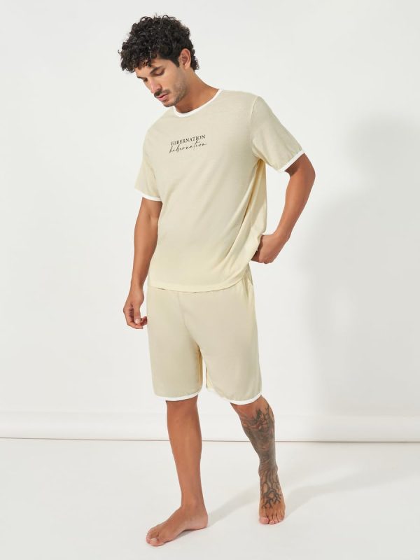 ⁦Styli Men Slogan Print T-Shit & Shorts Set⁩ - الصورة ⁦2⁩