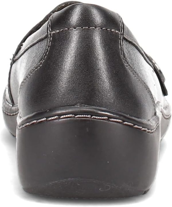 ⁦Clarks Women's Cora Daisy Loafer⁩ - الصورة ⁦6⁩