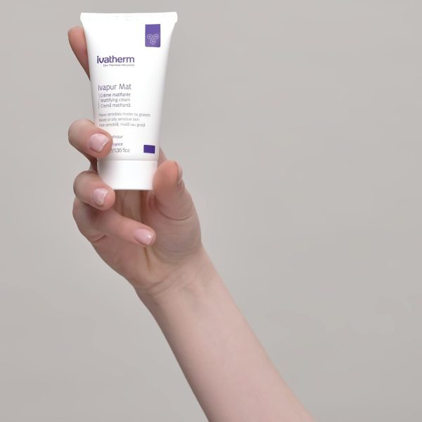 ⁦Ivatherm Ivapur Mat matifying cream 40ml, To hydrate and mattify the appearance of combination and oily sensitive skin, White⁩ - الصورة ⁦4⁩