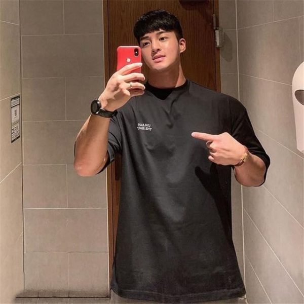 ⁦Fashion - Men loose BIGs size T Shirt Cotton Printed Running Sport Gym Shirt Fitness TOPs Workout Sportswear Jogging Tees Training Clothing⁩ - الصورة ⁦2⁩