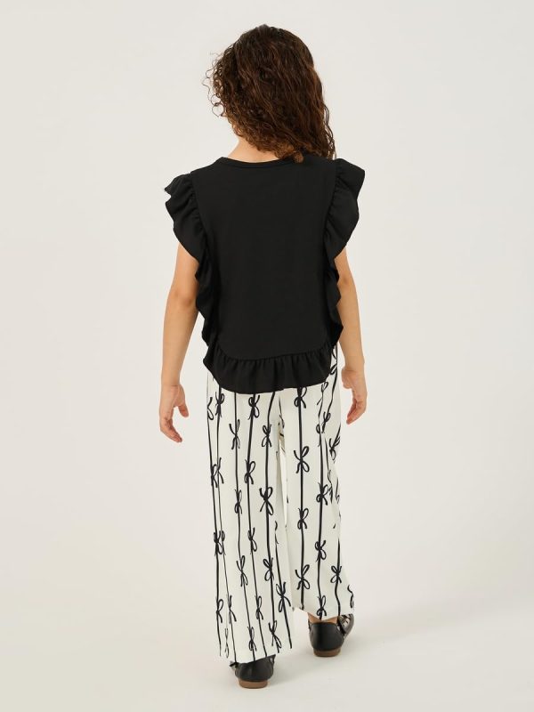 ⁦Styli Girls Ruffled Edge Top And Bow Print Pants Set⁩ - الصورة ⁦6⁩