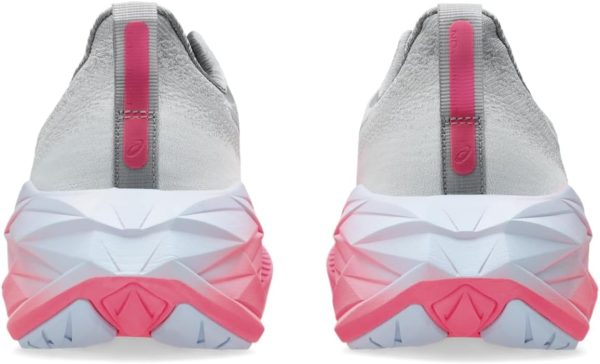 ⁦ASICS Women's NOVABLAST 4 Running Shoe⁩ - الصورة ⁦5⁩