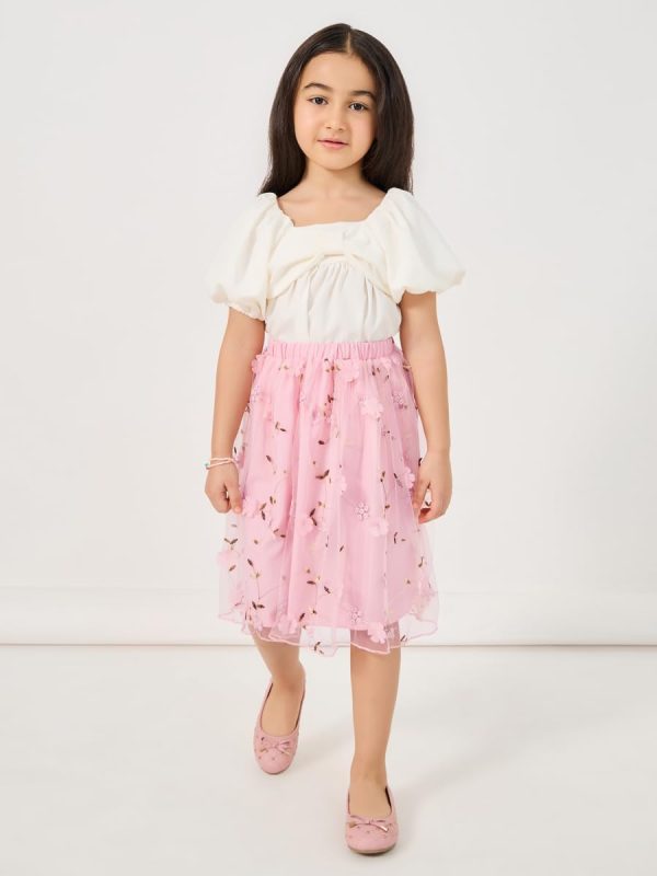 ⁦Styli Girls Square Neck Top And Embroidered Mesh Skirt Set⁩ - الصورة ⁦2⁩