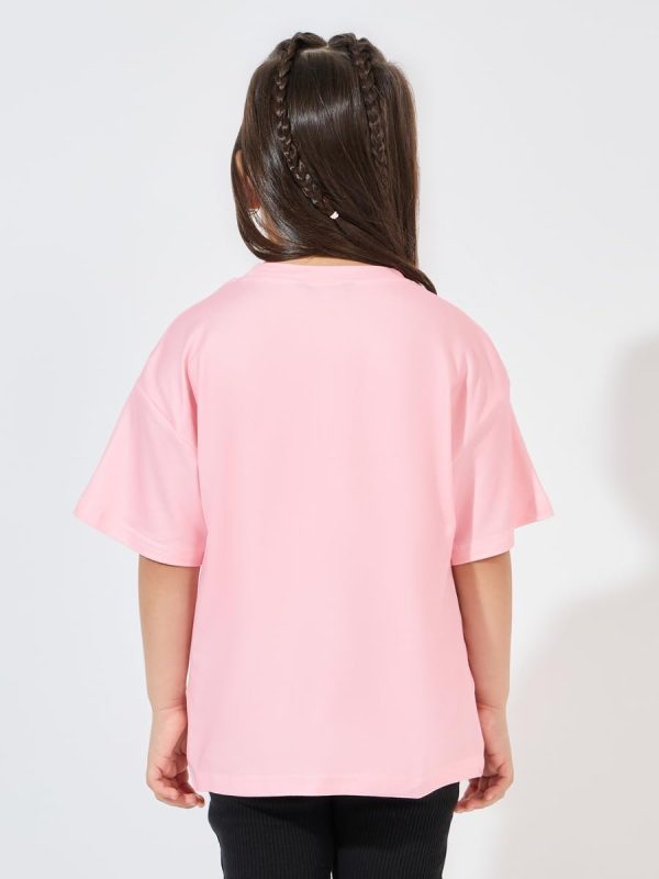 ⁦Styli Girls Oversized Printed T-Shirt With Dropped Shoulder⁩ - الصورة ⁦5⁩