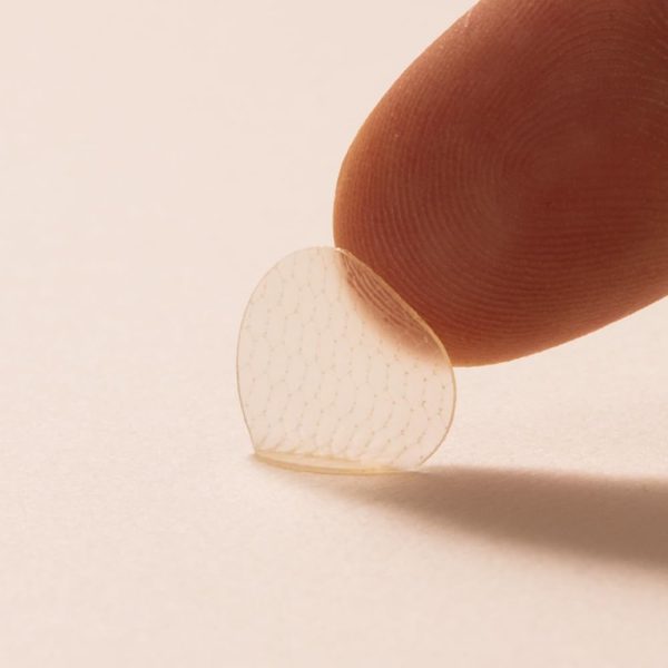 ⁦PATCH PRO Easy Roll Spot Patch - Korean Skin Care Dispenser, Invisible Hydrocolloid Patches, Significantly Reduced Pimples, Invisible Skin Covers, Skin Care for Impurities (Pack of 70)⁩ - الصورة ⁦3⁩