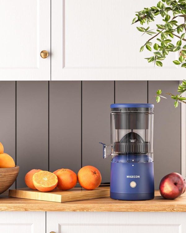 ⁦Migecon Electric Juicer Rechargeable - Citrus Juicer Machine with USB and Portable Juicer, Anti-Drip Function Juicer for Orange, Lemon, Grapefruit, Include Cleaning Brush (Dark Blue)⁩ - الصورة ⁦6⁩