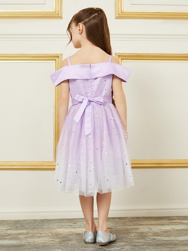 ⁦Styli Girls Star Foil Print Cold Shoulder Mesh Insert Skater Dress⁩ - الصورة ⁦5⁩