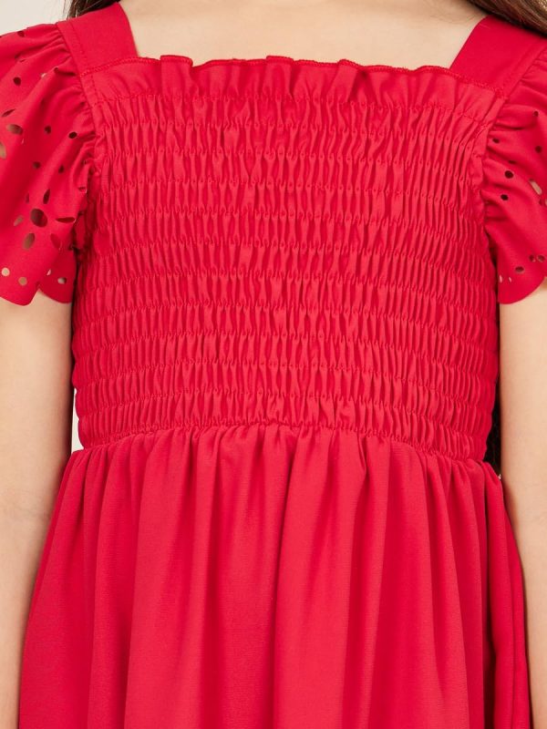 ⁦Styli Girls Laser Cut Out and Smocked Detail Tiered Dress⁩ - الصورة ⁦4⁩