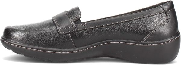 ⁦Clarks Women's Cora Daisy Loafer⁩ - الصورة ⁦5⁩