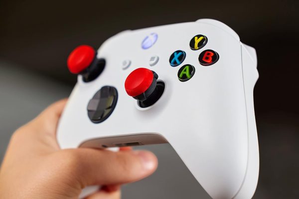 ⁦SCUF Thumbstick Grips - 6 Pack with 2 Bases - Tactic - Joystick Thumb Grips For Xbox One and Xbox Series X & S, PS4, PS5, Nintendo Switch Pro Controller - Black⁩ - الصورة ⁦6⁩