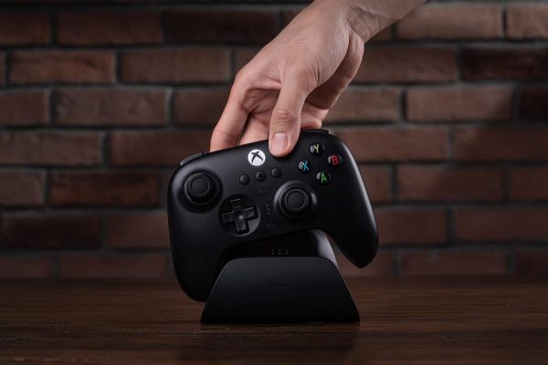 ⁦8Bitdo Ultimate 3-mode Controller for Xbox, Hall Effect Joysticks, Compatible with Xbox Series X|S, Xbox One, Windows, and Android - Officially Licensed (Black)⁩ - الصورة ⁦6⁩