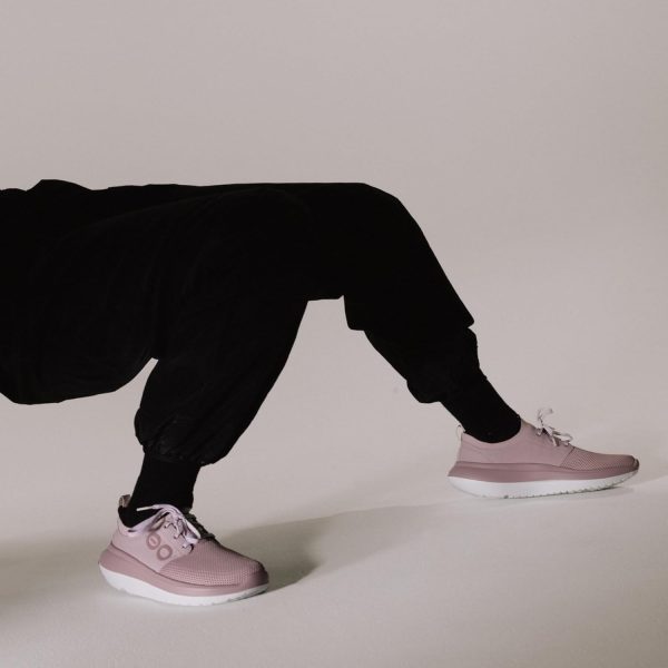 ⁦OOFOS Oomy Stride womens Sneaker⁩ - الصورة ⁦6⁩