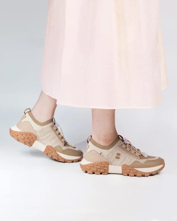 ⁦NEWBELLA Women’s Rover 2.0 Fashion Sneakers – Slip-On Breathable Knit Trainers with Chunky Sole, Casual Walking Shoes for Daily Street Style⁩ - الصورة ⁦6⁩