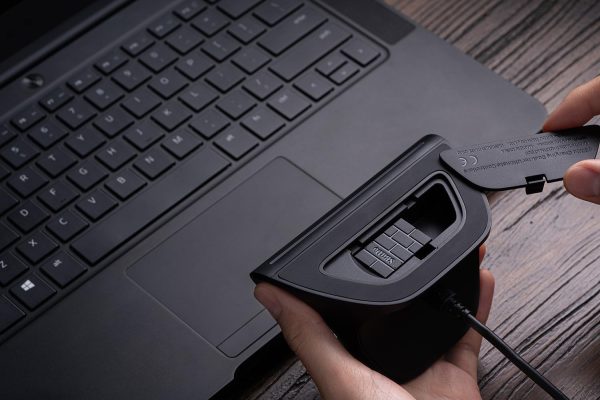⁦8Bitdo Ultimate 3-mode Controller for Xbox, Hall Effect Joysticks, Compatible with Xbox Series X|S, Xbox One, Windows, and Android - Officially Licensed (Black)⁩ - الصورة ⁦7⁩