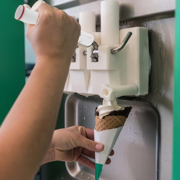 ⁦CIMAXIC Ice Cream Machine Handle Grip Essential Replacement Part for Ice Cream Makers Compatible with All Models Easy to Install and Clean⁩ - الصورة ⁦4⁩