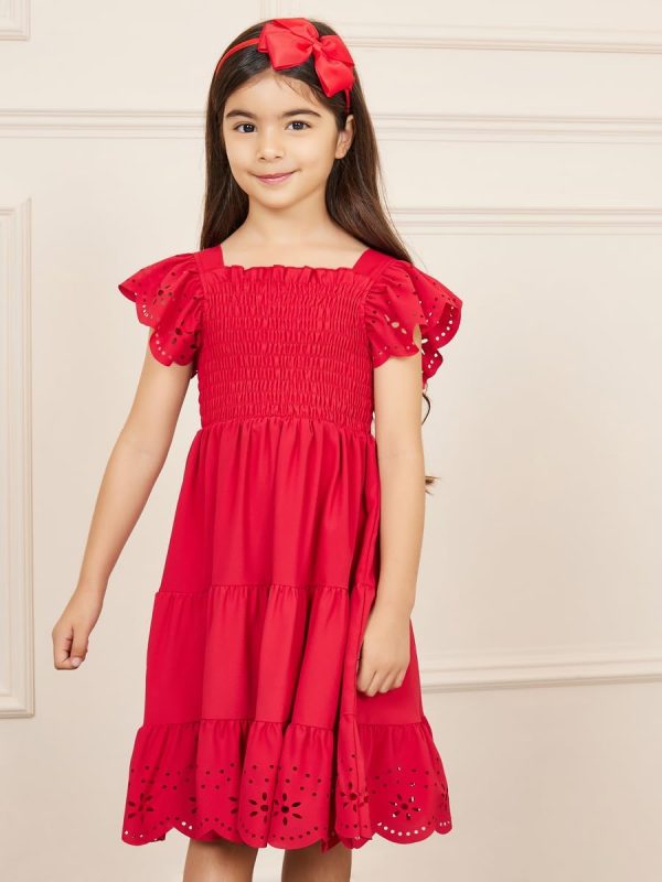 ⁦Styli Girls Laser Cut Out and Smocked Detail Tiered Dress⁩ - الصورة ⁦3⁩