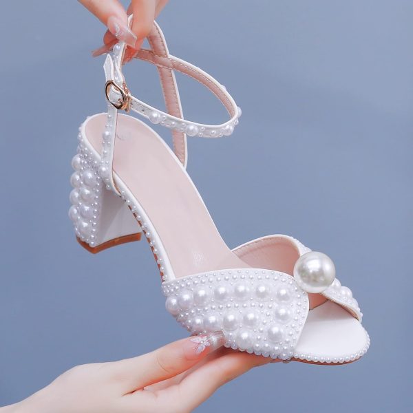 ⁦Crystal Queen Ivory Pearls Block Heel Sandals Chunky High Heels Peep Toe Sandals White Pearls Bridal Wedding Shoes Evening Wedding Sandals Pump Heels For Bride⁩ - الصورة ⁦3⁩