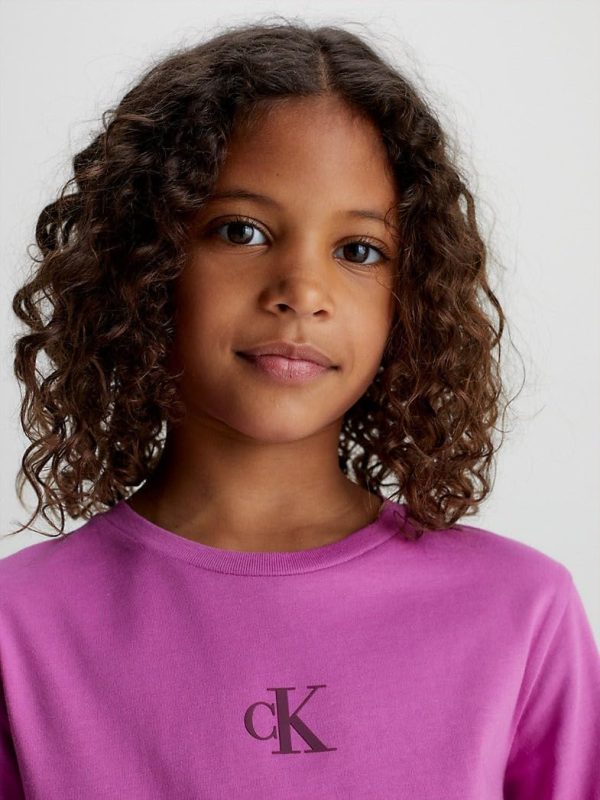 ⁦Calvin Klein Jeans Girls LOGO LS L/S T-Shirts⁩ - الصورة ⁦6⁩