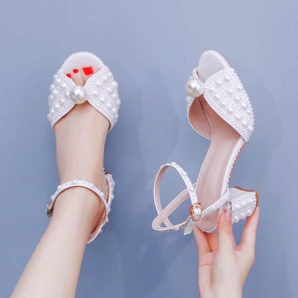 ⁦Crystal Queen Ivory Pearls Block Heel Sandals Chunky High Heels Peep Toe Sandals White Pearls Bridal Wedding Shoes Evening Wedding Sandals Pump Heels For Bride⁩ - الصورة ⁦6⁩