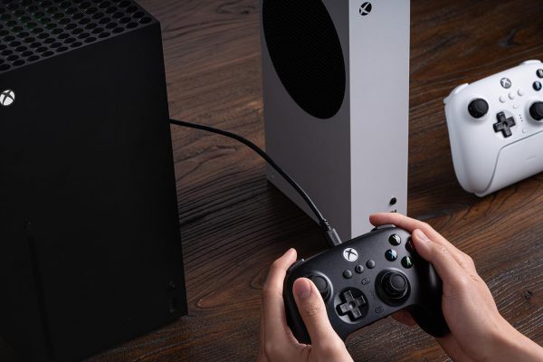 ⁦8Bitdo Ultimate 3-mode Controller for Xbox, Hall Effect Joysticks, Compatible with Xbox Series X|S, Xbox One, Windows, and Android - Officially Licensed (Black)⁩ - الصورة ⁦8⁩