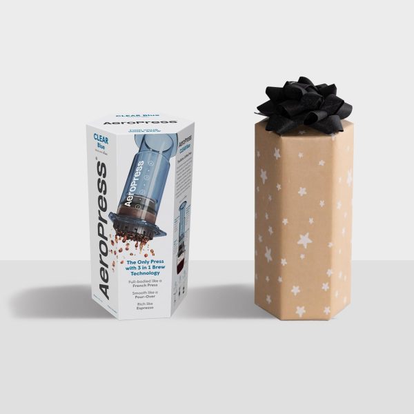 ⁦AeroPress Clear Coffee Press – 3 In 1 Brew Method Combines French Press, Pourover, Espresso, Full Bodied Coffee Without Grit or Bitterness, Small Portable Coffee Maker for Camping & Travel, Blue⁩ - الصورة ⁦5⁩