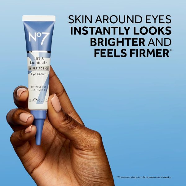 ⁦No7 Lift & Luminate Triple Action Eye Cream - .5oz⁩ - الصورة ⁦4⁩