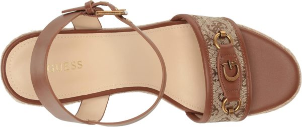 ⁦GUESS Hisley womens Wedge Sandal⁩ - الصورة ⁦5⁩