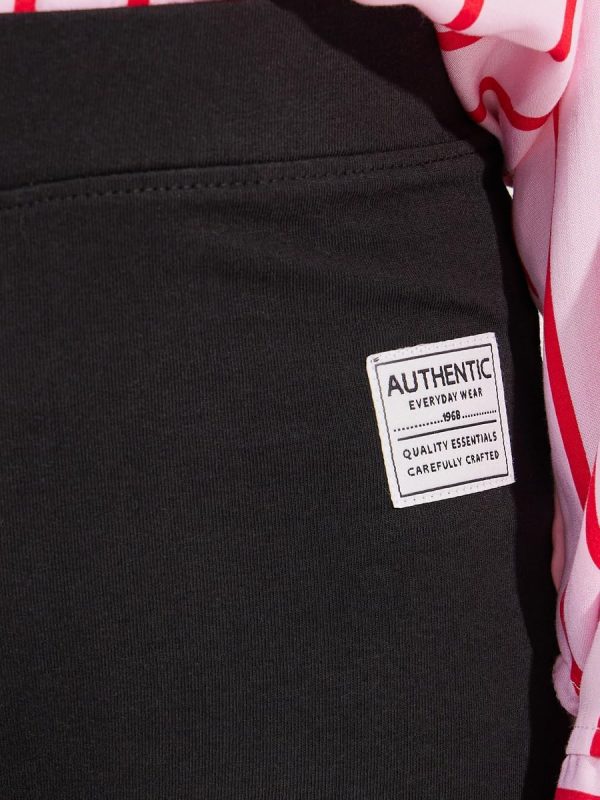 ⁦Styli Girls Patch Detail Flared Leggings⁩ - الصورة ⁦4⁩