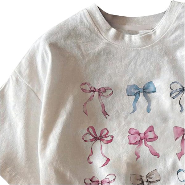 ⁦GORGLITTER Women's Graphic Bowknot Print Crewneck T Shirts Short Sleeve Cute Summer Top White S⁩ - الصورة ⁦3⁩