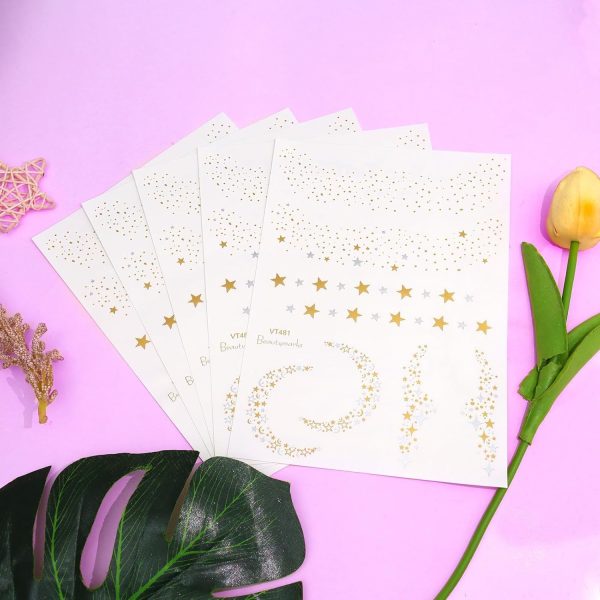 ⁦Glitter Freckles Face Stickers, Glitter Freckles, Gold Faces Makeup Patches, Sparkle Makeup Patches, Waterproof Face Glitters Speckles Stickers for Women, Metallic Gold Silver Temporary Stickerss 5Pcs⁩ - الصورة ⁦8⁩
