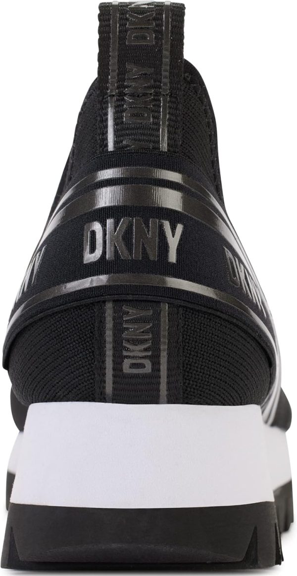⁦DKNY Women's Rubber Sole Knit Low-top Sneaker⁩ - الصورة ⁦2⁩