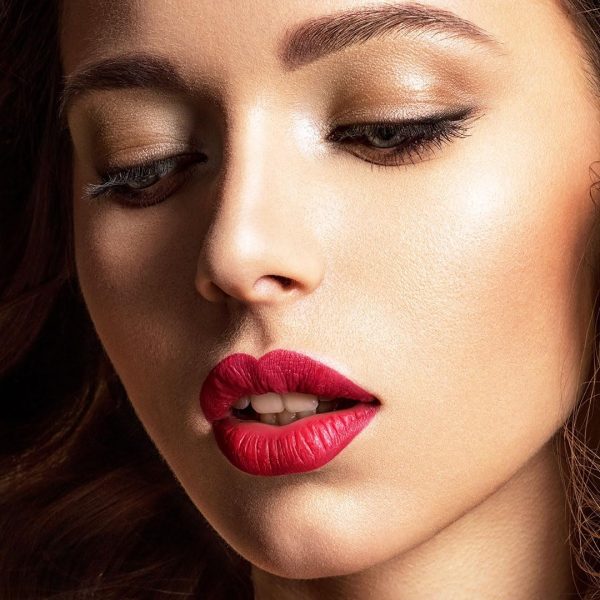 ⁦Makeup Revolution Lustre Wand Shadow Stick, Gold Flare⁩ - الصورة ⁦3⁩
