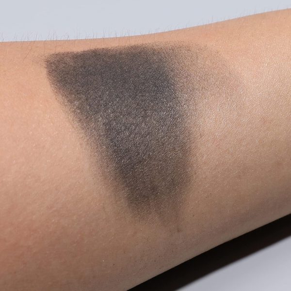 ⁦IS'MINE Single Black Matte Eyeshadow Powder Palette High Pigment, Longwear, Intense Color Best Black Eyeshadow⁩ - الصورة ⁦4⁩
