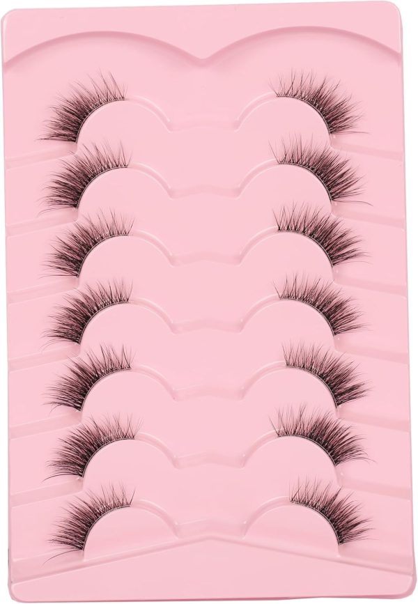 ⁦Gmagictobo Natural Half Lashes Cat Eye Look False Eyelashes Clear Band Fake Eyelashes Light Volume Soft Strip Eyelashes 7 Pairs⁩ - الصورة ⁦3⁩