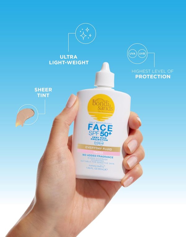 ⁦Bondi Sands SPF 50+ Fragrance Free – Tinted Face Fluid 50mL | UVA & UVB Protection | Suitable for Sensitive Skin |Cruelty Free | 50ml/1.69 FL Oz⁩ - الصورة ⁦2⁩