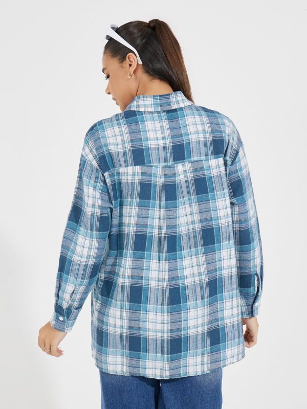 ⁦Styli Women Oversized Check Longline Shirt⁩ - الصورة ⁦6⁩