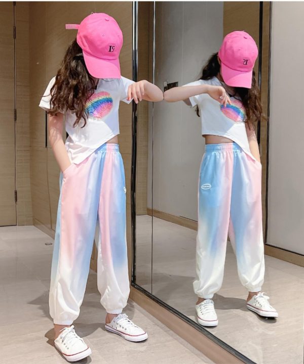 ⁦Children's Clothing, A Cute Summer Two-piece Set for Girls, A Cute Heart-shaped Short Top and Sporty Trousers Set, Suitable for Ages 4 To 13⁩ - الصورة ⁦4⁩